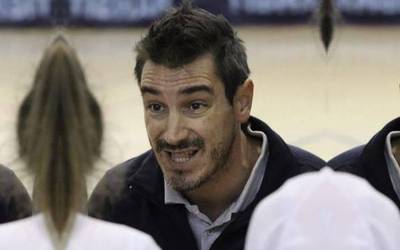 Andoni Lazkanok ISBko nesken taldea entrenatzen jarraituko du datorren denboraldian