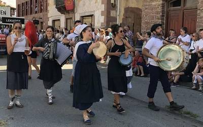 Baztandarren Biltzarraren esentzia sentitzeko, igande goizean 15 herrietan karrika animazioak eginen dituzte