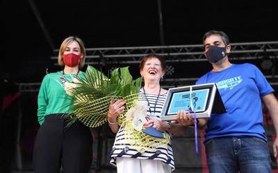 "Gora musika!" esanez eskertu du Jesusi Etxebarriak herritarren omenaldia