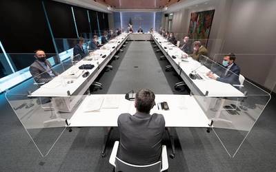 Gauerditik 06:00etara bitartean bizikide ez direnekin kalean elkartzea debekatu du LABIk