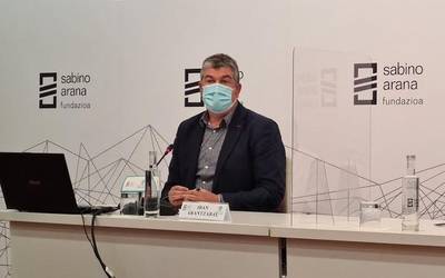 "Legeak lagundu behar du euskal komunikazio sistema propio eta burujabea babesten"