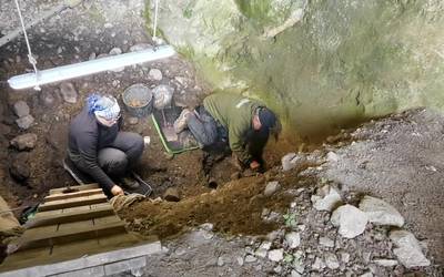 Erdi Aroko gazteluaren aztarnak topatu ditu Aranzadik San Adrian igarobideko indusketan