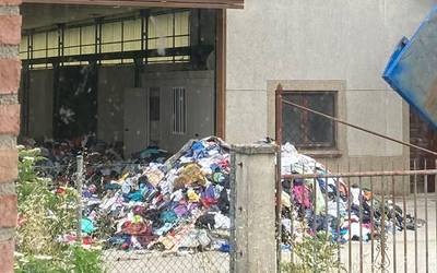 Gurelurrek legez kanpoko arropa isurketa salatu du