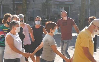 Arrankudiagako plazan amaitu dute herri arteko dantza ikastaroa