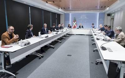 Jarduera guztien itxiera ordubete aurreratzea erabaki du Labik