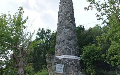 Gogoan dituzte urtegian hondoratu zirenak