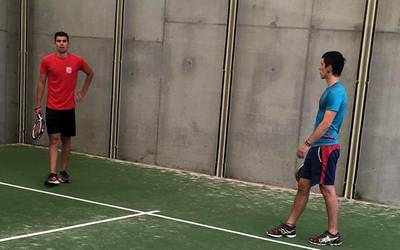 Zehaztuta geldituko dira zapatuan Mendaron jokatuko dituzten padel txapelketako bi finalak