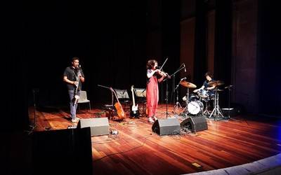 Maite Larburu eta Eneritz Furyak izango dira, besteak beste, Kulturate Akustikoan