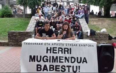 Iragan asteetako atxiloketak "herri-mugimenduaren kontrako" estrategia baten baitakoak direla salatu dute