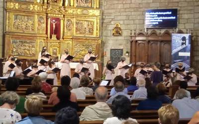Euskal musikagileak gogoan izan ditu San Pedro Abesbatzak musika jaialdiko kontzertuan