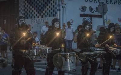 ‘Udako kultur tantak-Cultura a pie de calle’ programak kale antzerkia, kontzertuak eta umeentzako jarduerak antolatu ditu abuzturako