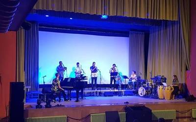 Euskal musika tradizionala jazz latinoaren galbahetik pasatuta