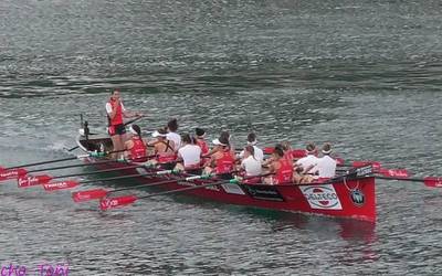 Bosgarren izan da Zumaia Ondarroan jokatutako estropadan