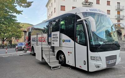 Odola emateko autobusa Aretxabaletan izango da eguen arratsaldean