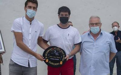 Larraintzar eta Nafarroako eskupilota omendu du Antiguako Pilota Txapelketak
