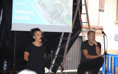 'Bertso txiki infernu handi' saioan aritu dira Maialen Lujanbio eta Jon Maia Goizuetan