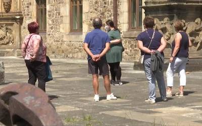 Ezohiko moduan bada ere, turistak animatu dira Debagoiena ezagutzera