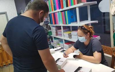 'Verdades del pasado' liburua aurkeztu du Idoia Zubiak