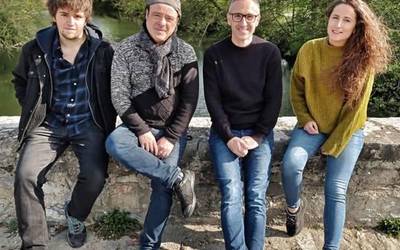 Hogei berriro taldeak kontzertua eskainiko du gaur Atarrabian