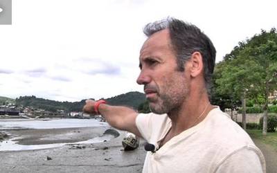 Jon Salsamendi, kontent; baina, Kontxara begira jada