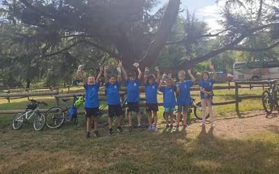 Udako Kirol Eskolari bukaera emateko Bertizera ateraldia egin dute