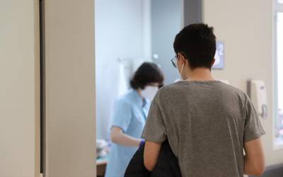 12 eta 15 urte artekoen %62,5ek hartu du lehenengo ziztada