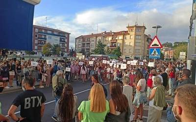 "Haserrea eta amorrua" adierazi dute herritarrek Plentzian