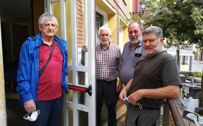 Berriro ere zabalik ditu ateak Alaiak erretiratuen lokalak