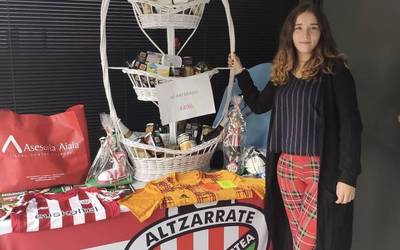 Izarra Moreno Ureak irabazi du herriko ostalaritza laguntzeko zozketa