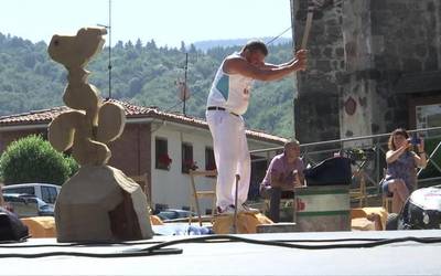 Herri kirolek girotu dute zapatu eguerdia Leintz Gatzagan