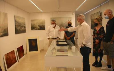 Erregistro eta estilo askotariko Arruabarrenaren obrak ikusgai Oreka Art galerian