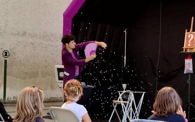 Ataun San Gregorioko pilotalekua magiaz bete zuen Eleder magoak