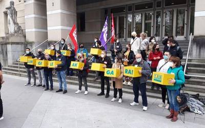 Glovoko ia 300 langileren lan-harremana aitortu dute