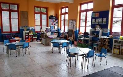 Bilboko Hijas de la Cruz ikastetxeko langileek bi greba egun deitu dituzte maiatzaren 13 eta 14an