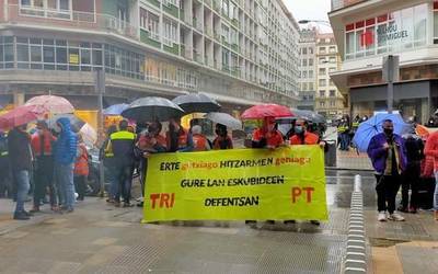 LAB eta ESK sindikatuek mobilizazioa egin dute gaur enpleguaren eta etorkizunaren alde