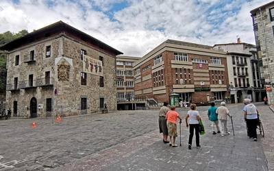 Asteon 16 positibo atzeman dituzte Elgoibarren, eta 400eko langatik gora jarraitzen du intzidentzia-tasak