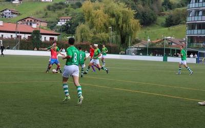 Doneztebek bakarrik irabazi du futbol talde nagusien artean