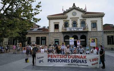 Argindarraren prezioaren igoeren aurka mobilizatu dira Aiaraldeko pentsiodunak