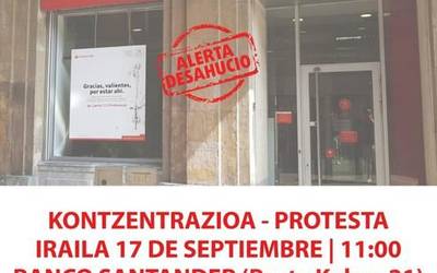 Atxuriko familia baten etxegabetzea gelditzeko elkarretaratzea deitu dute bihar Alde Zaharrean