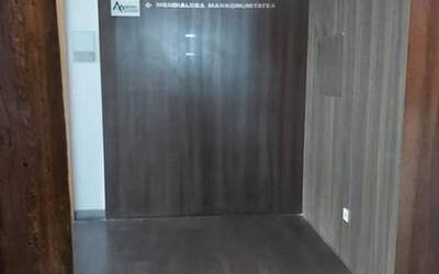 Irisgarritasuna hobetzeko arrapalak jarri dituzte Leitzako udaletxean