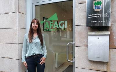 "Gizartea hezten dihardugu, gaixotasunak ikustarazteko"