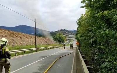 [BIDEOA] Gas ihesa gertatu da Mallabian, Areitio gainean