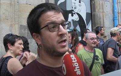 Arkaitz Zudaire: "Poliziak izan beharko luke bere aurpegia estaltzeko ardura, ez kazetariak"