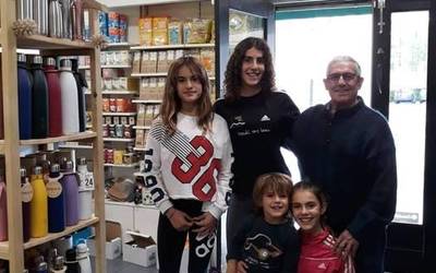 Bi astez erosketa-txarteletan 1.500 euro zozketatuko ditu Denok Bat Federazioak