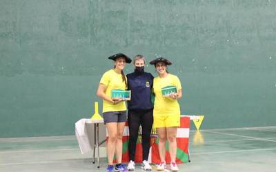 Barron errioxarrak eta Garcia salamankarrak irabazi dute emakumezkoen frontenis txapelketa