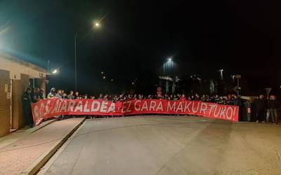 Greba amaituta eta kaleratzerik gabe, Tubacexeko langileak lanera itzuli dira