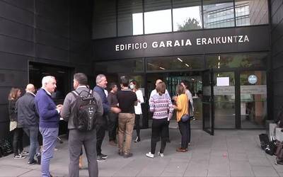 Enpresa berrien eta aurretik bertan zeudenen arteko topaketa Garaia Parke Teknologikoan
