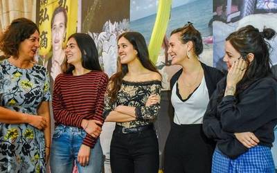 Bosteko erakusketa ibiltariak Helena Goñi, Daniel Llaria eta Izaro Ieregi artisten lanak erakutsiko ditu Getxon eta Leioan