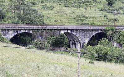 Urduña eta Amurrio arteko trenbideko zubia berrituko du Adifek