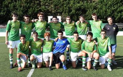 Kanpoan irabazi eta etxean galdu egin du Beti Gazteko futbol talde nagusiak asteburu luzean